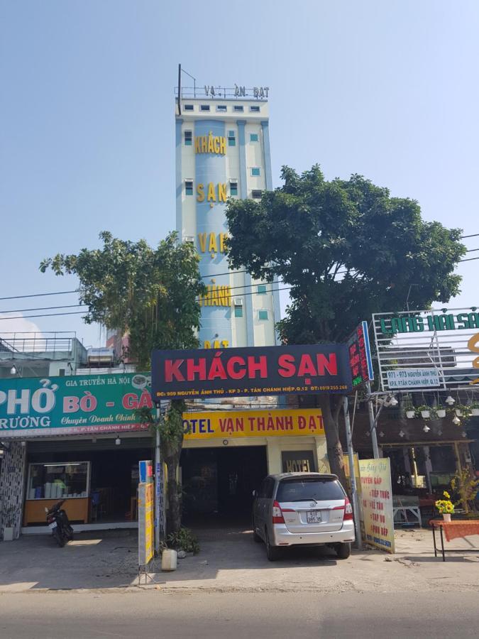 Thanh * Hô Chi Minh-Ville